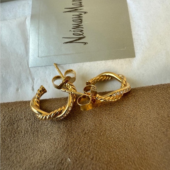David Yurman 18k Petite Infinity Hoop Diamond Earrings - Picture 6 of 7